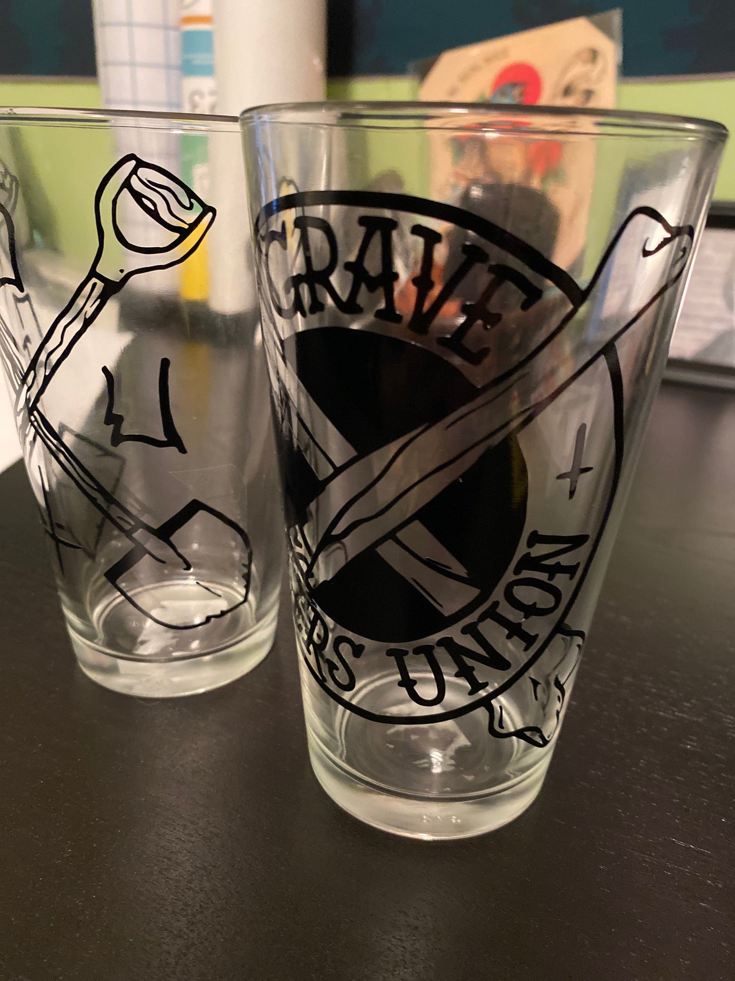 Grave Diggers Union Pint Glass Set.