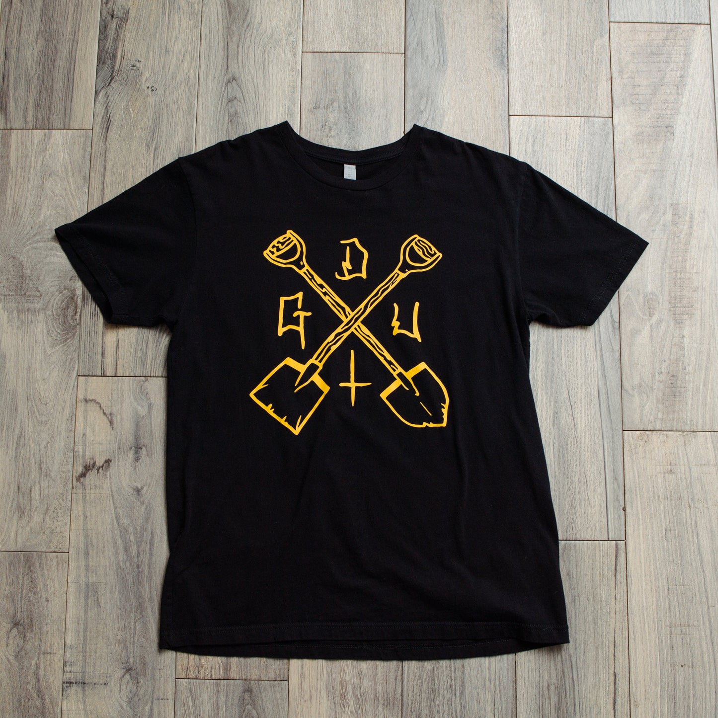 Shovel T-Shirt Gold.